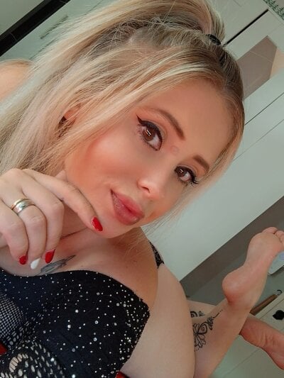 Yaira28 - anal fuck machine