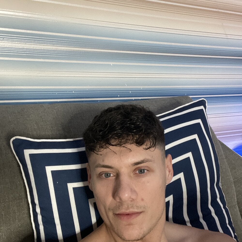 DiegoandLoraa profile