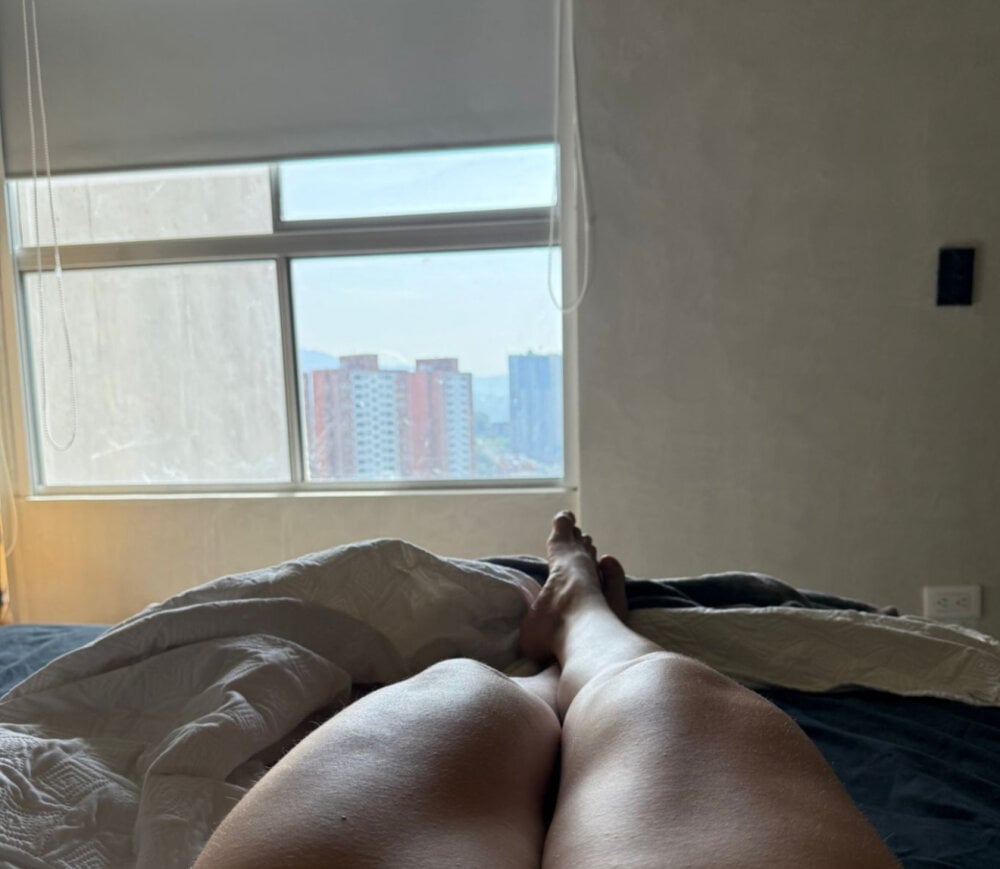 newporncams.com lunaeterna livesex profile in mix cams