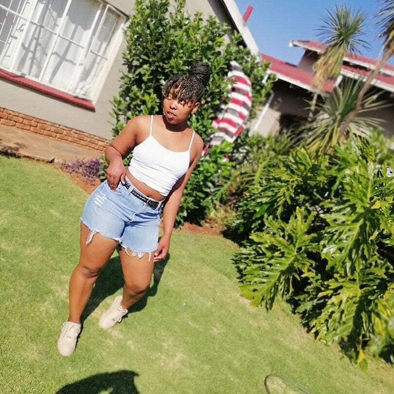 bubblebee-03's Offline XXX Chat