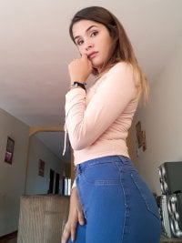 lucy_camelo's Offline Chat Room