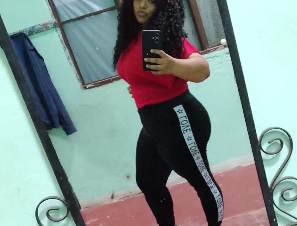 cloe_bigasss webcam profile - Australian