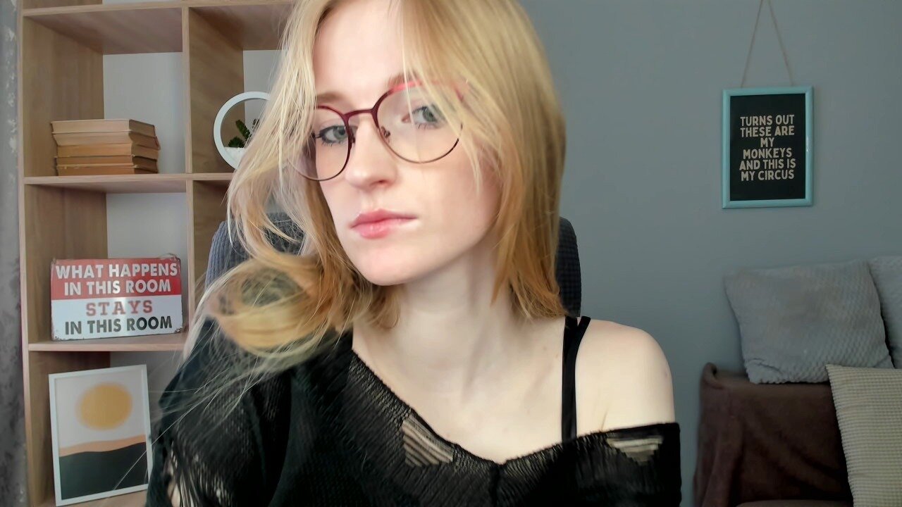 _WhiteDoll