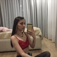 IrisJen Adlı Modelin Çevrimdışı Sohbet Odası