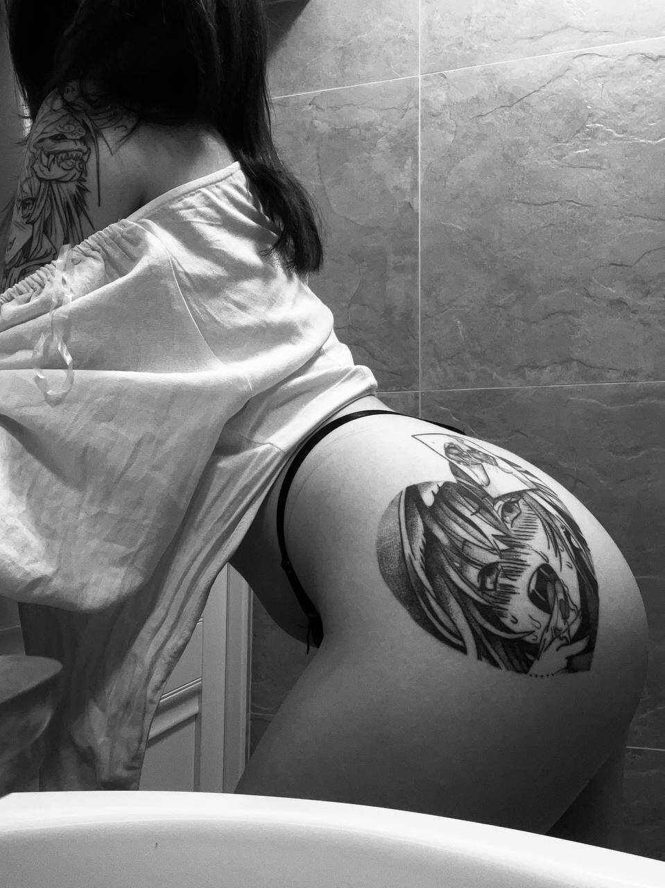 _Girls_Love_Money_