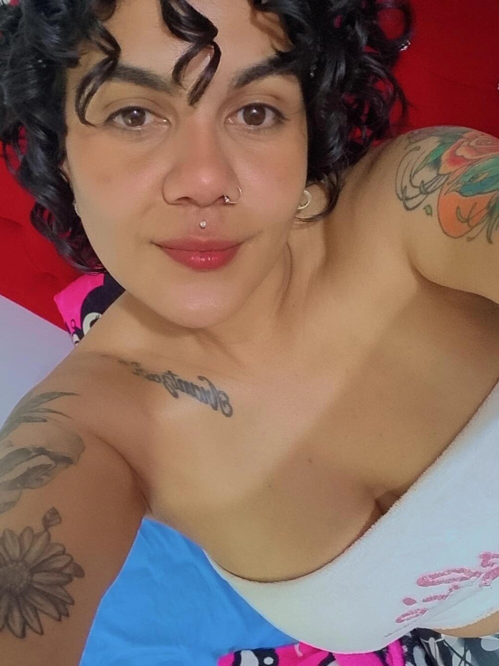 Live sex webcam photo for nicolette_rock #290329740
