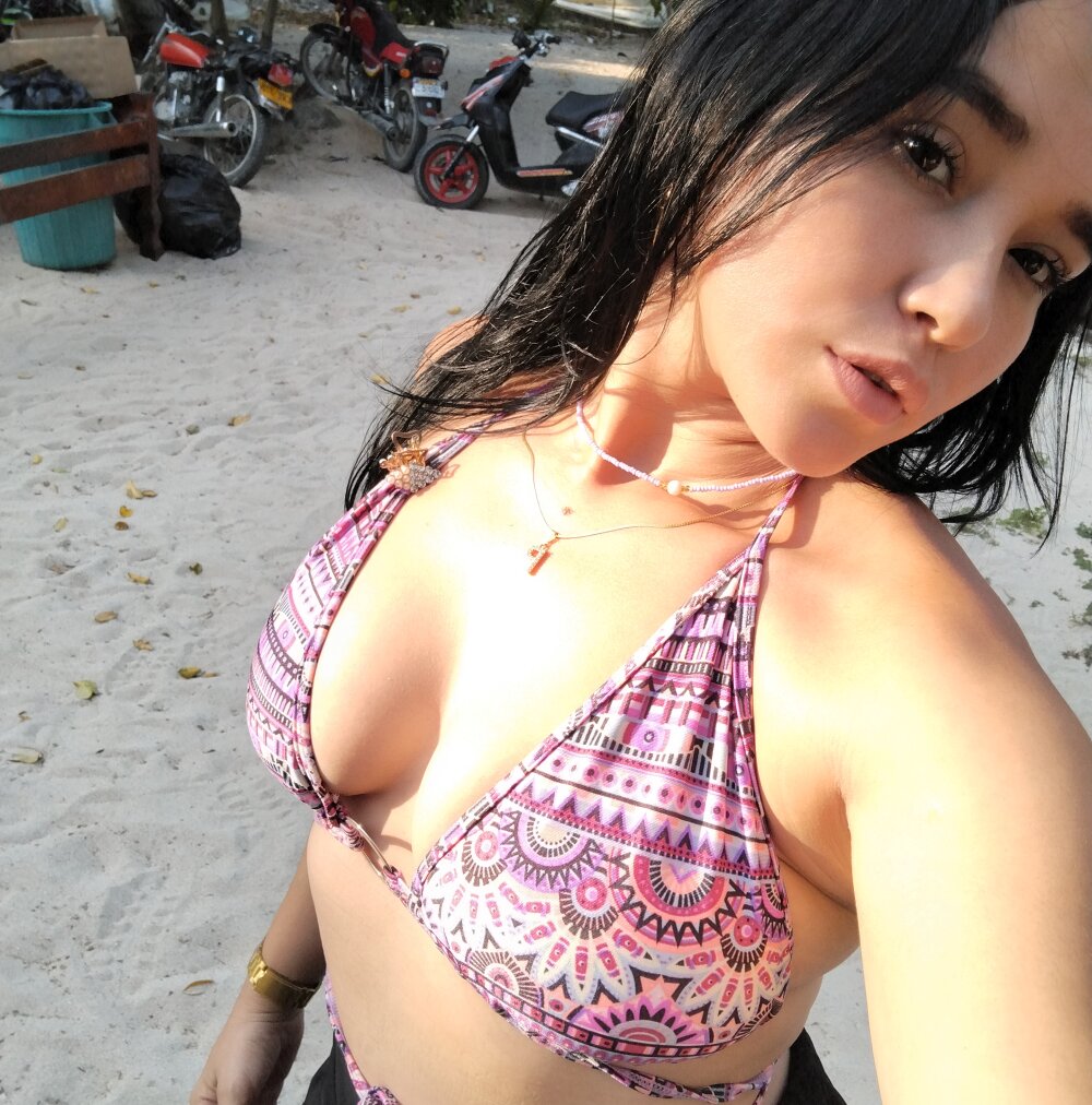 Live sex webcam photo for pao_sex1 #286063317