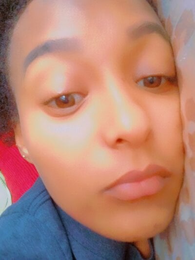 Ebony_mika