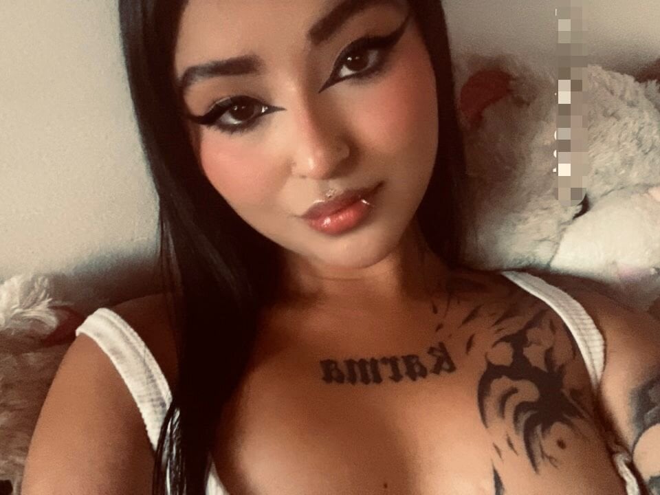 livesex.fan nebula_lux livesex profile in in-hornyland cams