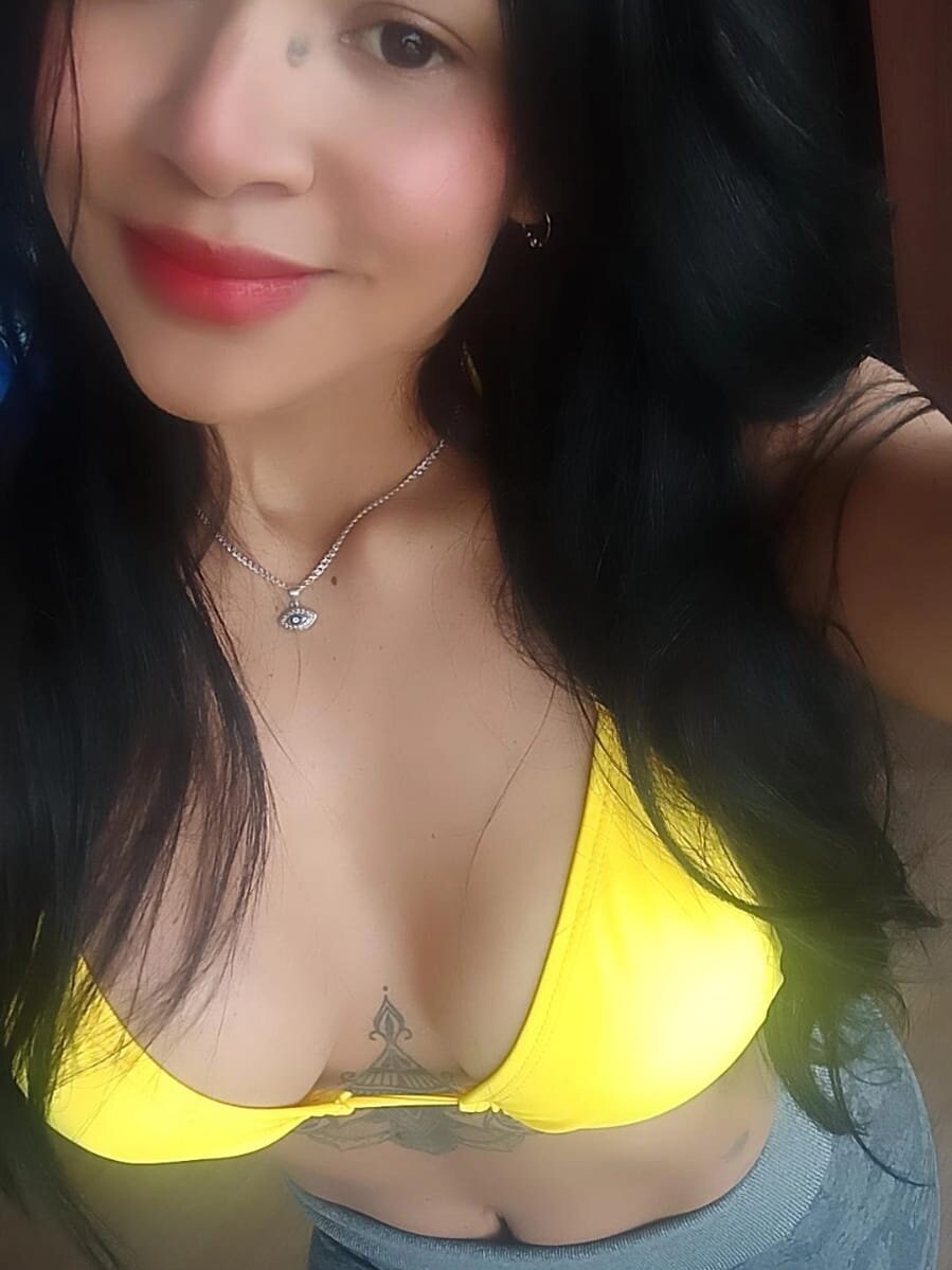 bessie32 from stripchat