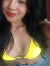 Bessie32's webcam live show