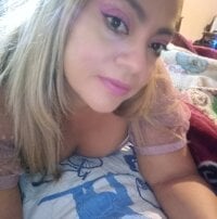 Kurvy_candy84's Offline Chat Room