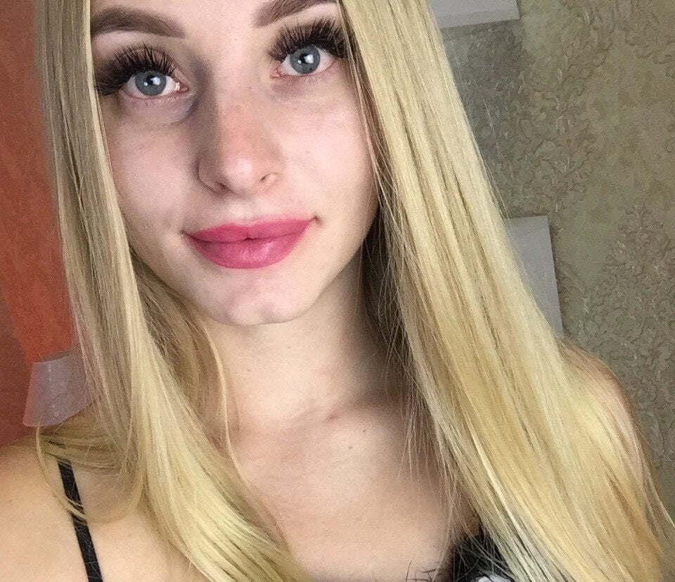 Charming_Lillly 🛒 free live webcam