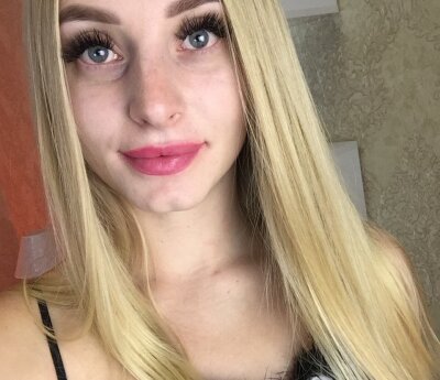 Charming_Lillly 🛒 free live webcam