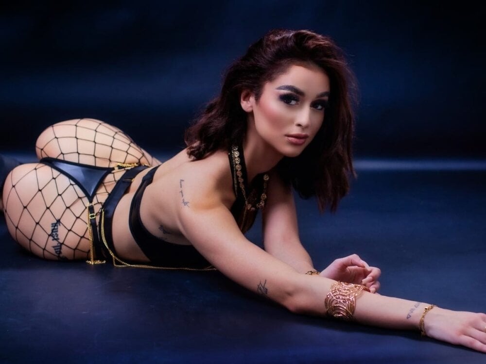 Live sex webcam photo for LexyFire #290087437