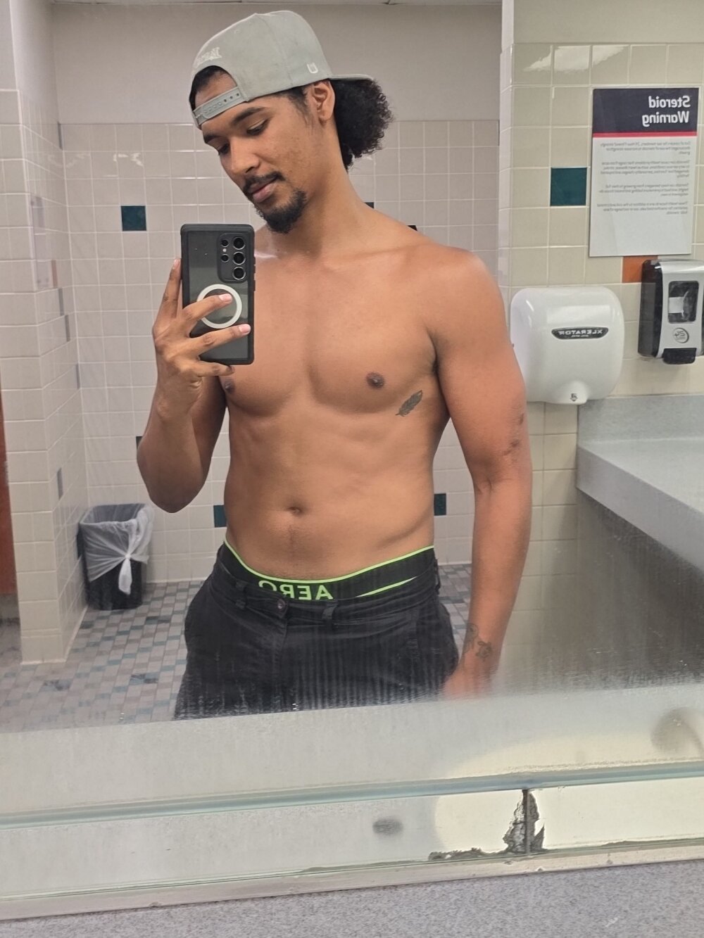youngn2funn from stripchat