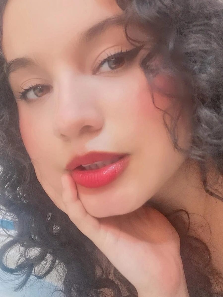 iluvcams.com angel_swift__ livesex profile in from-the-root cams