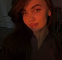 keepmewarmmm's webcam live show