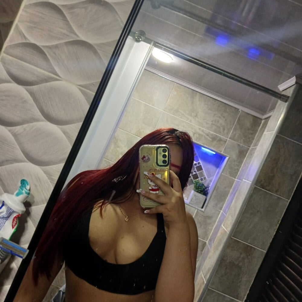 la_pelirojita from stripchat
