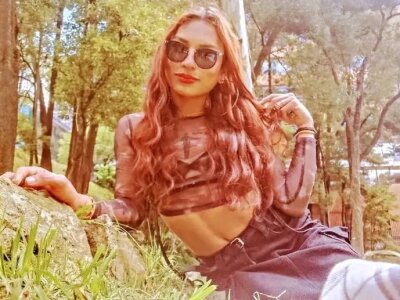 roxxy_browm from stripchat