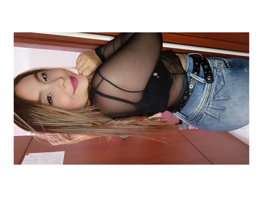 allisonflamiing from stripchat