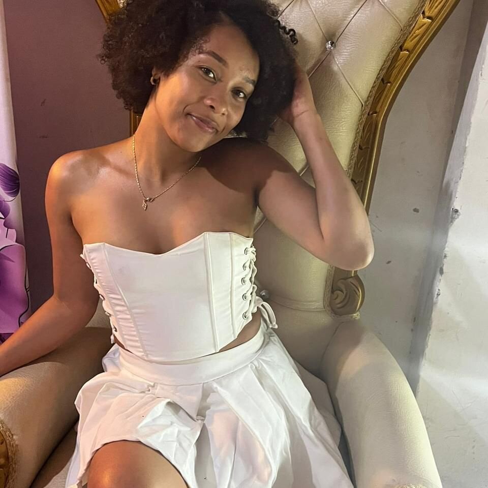 xxx-topcamgirls.com kendra_wild_cr livesex profile in ebony cams