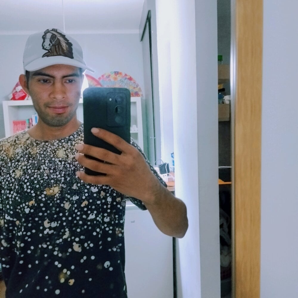 Yoe1315's Offline XXX Chat