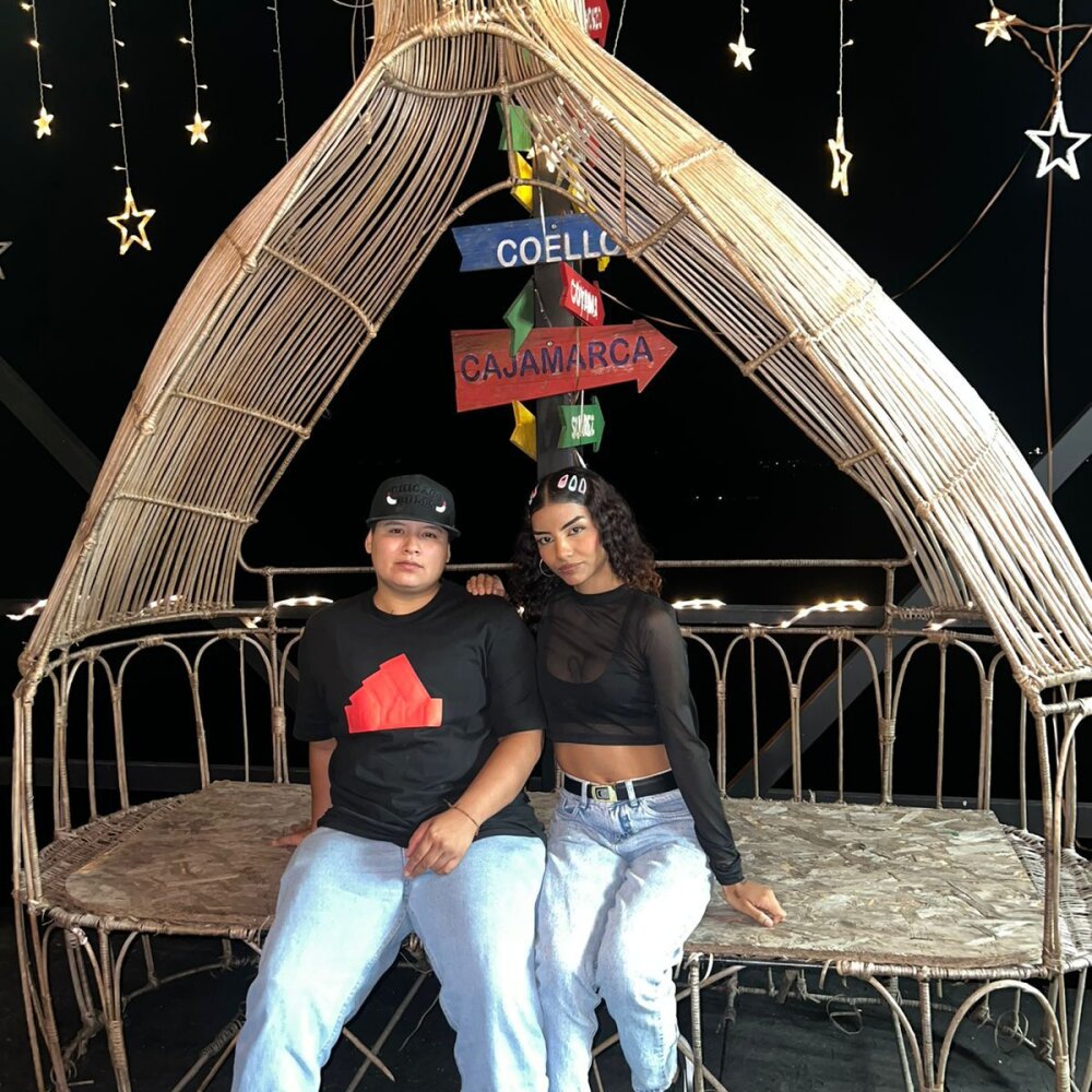 Live sex webcam photo for gabriella_and_anabella #289887779