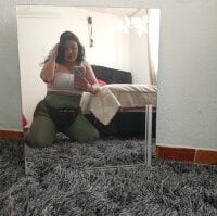 Rommi_z Webcam Model Profile