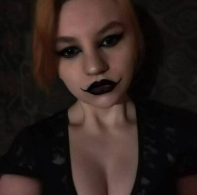 Lyusi_Skarlet