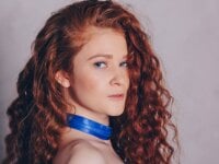 redhead_evelyn's Offline Chat Room
