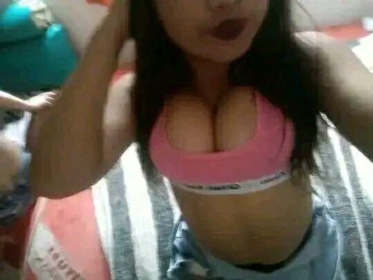 ESMERALDA_PLEASER