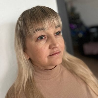 Lily_Luxee Live Cam on StripChat