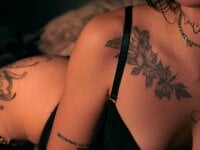 heyitskira's webcam live show