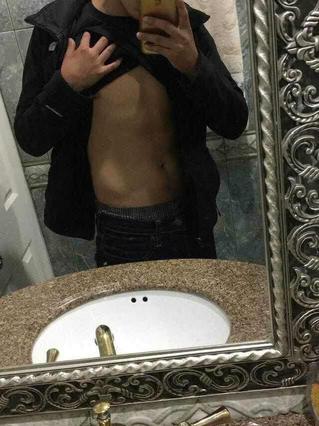 Davidllhardsex's Offline XXX Chat