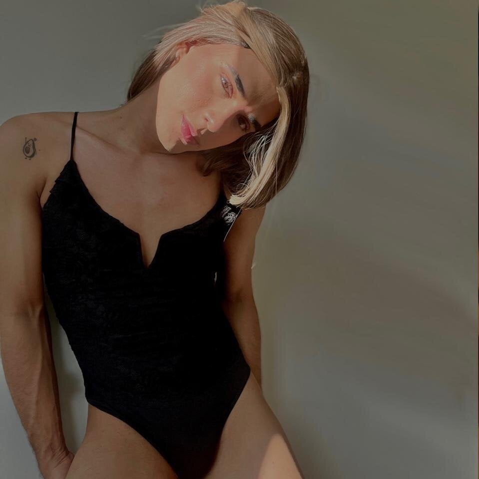 _sofia_wood_ profile