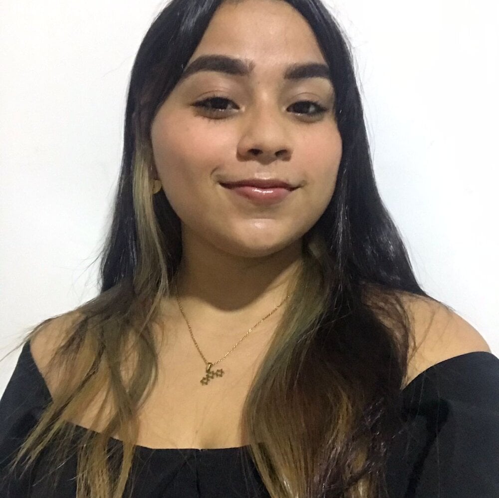 Live sex webcam photo for Emilia_Rouss #289229801