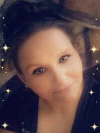 Mommybabygirl23's Offline Chat Room