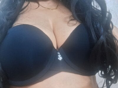 Rozittaa Female Bigtits Online Webcam XXX