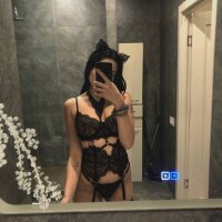 Ledi_Meow's Offline Chat Room
