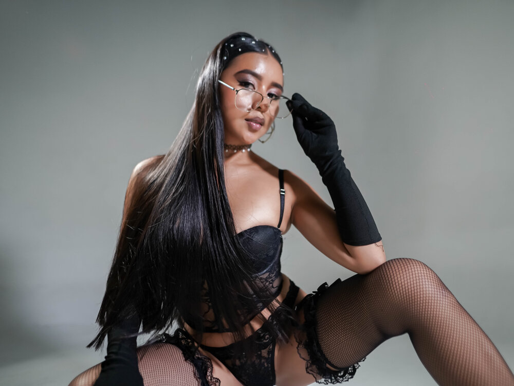 Live sex webcam photo for Raquel_Even #289969938