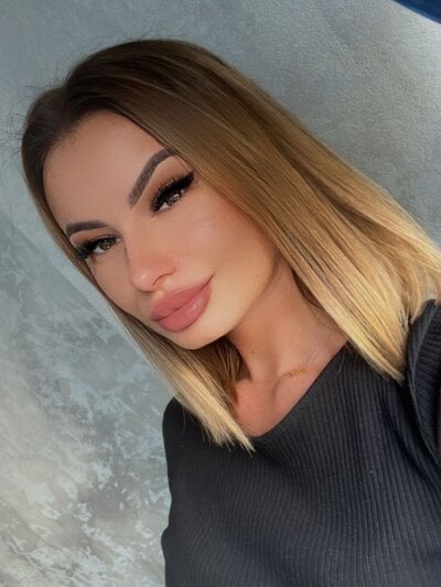 Ranyia 🥕 nude cam