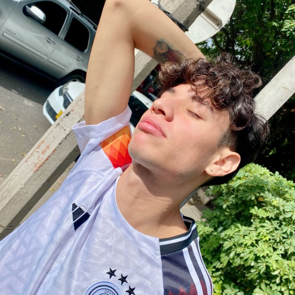 AlphaTwiinss profile