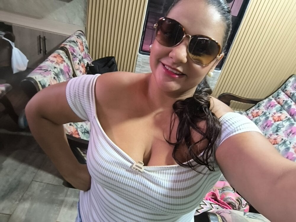 Kim_vidal's Offline XXX Chat