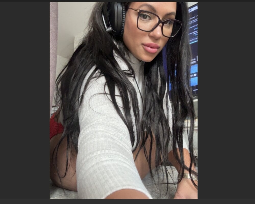 Live sex webcam photo for MeghanXO #292379095