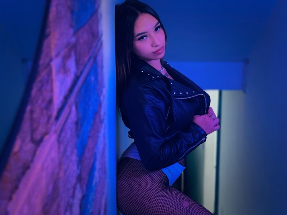 Julieta_Cooper_ profile