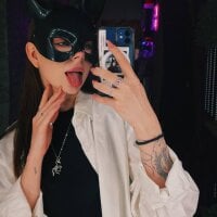 SharonAdamsf's Offline Chat Room
