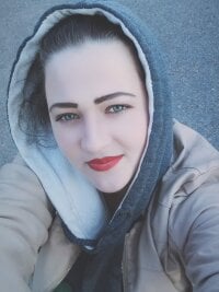 Marta_Diloveme's Offline Chat Room