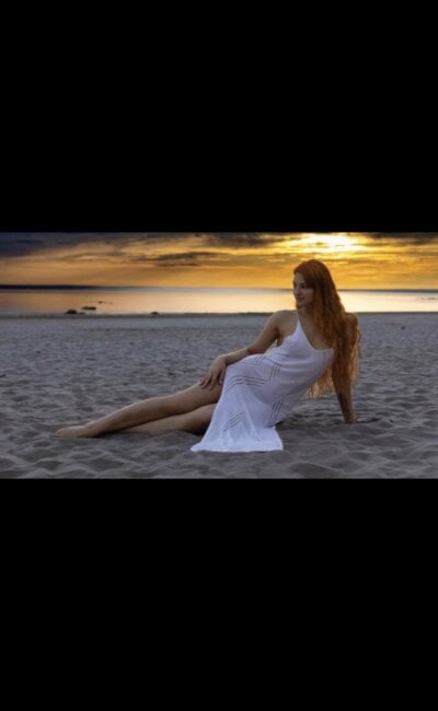 daisy_sexxxsirens on StripChat