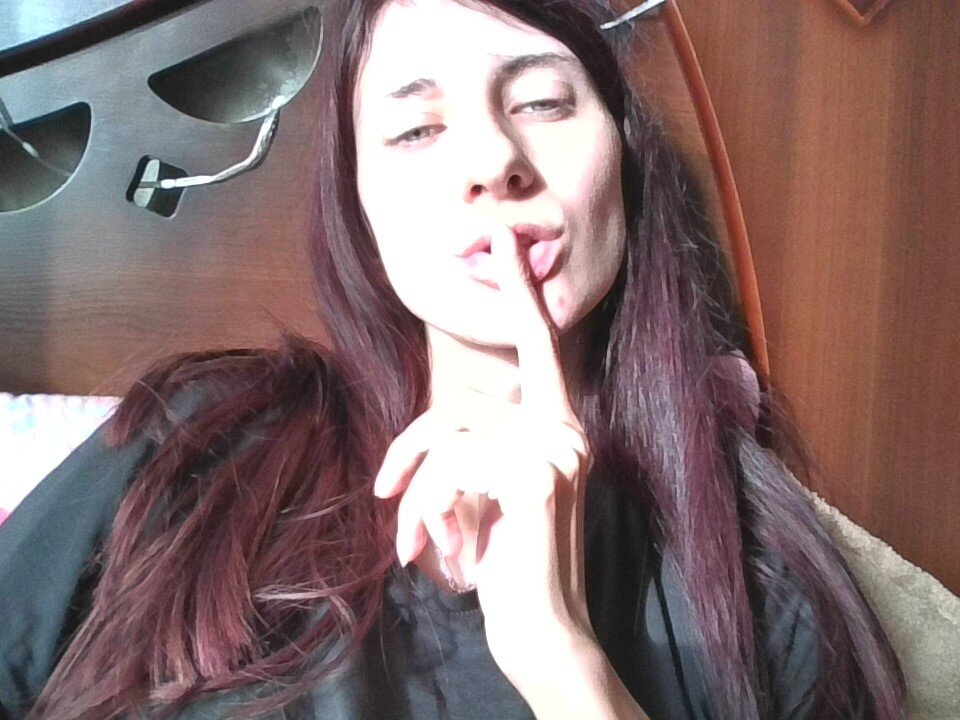 kitty20244 🗜 naked cam